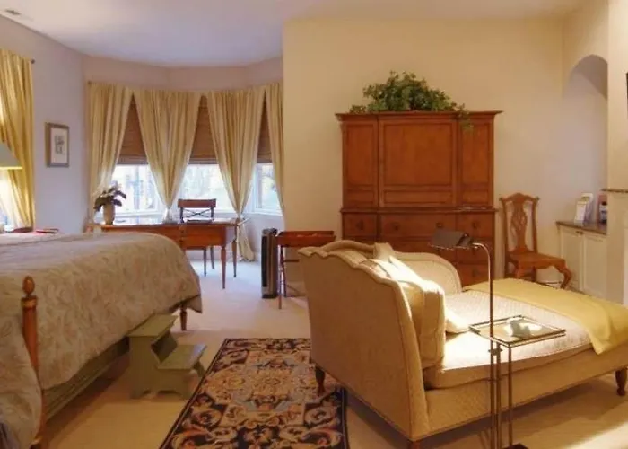 Harvey House Bed & Breakfast